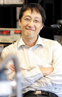 ���ʸ� �̱� �÷���ƴ� �����¡������� Ǯ�鼭 ����¡���̡��� �� ������ ���� ū ���⡱��� ���ߴ�