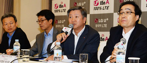 LG÷ â(ʿ °) λ 12  ȭ Ϳ  ȸ   ǿ 뿪 LTE, ⿣ 3  LTE 񽺸 ̰ڴٰ .