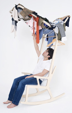 �۽¿��� ��������Ʈ E��. ���� ���� �ʰ��� �� ���� �����밡 �޸� �������. ���� �� �������� �ٷ� �ؿ� �ɾ� �� �� �ִ�