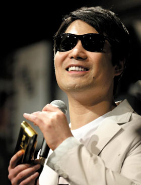 8�� ���� �� ������ ������ �����������װ� �� �λ��� �����ߴ����� �𸣰����� ���� �ϸ��ī�� �и��� ������ �� ���١��� �ߴ�.