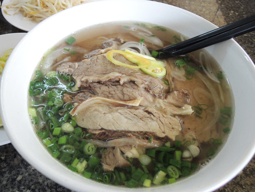 ۺ Pho Bo Chin(Beef Soup Noodle with Well-done Beef).