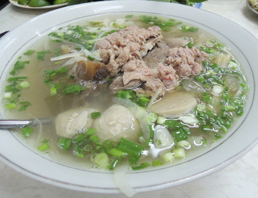 㽺伣 Pho Bo Thap Cam Dac Biet(Special Combination Beef Soup Noodle).