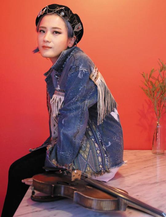 �ֱ� �� EP�ٹ�����ġ���� �߸��� �뷡�ϴ� ���̿ø��Ͻ�Ʈ ����ä. 