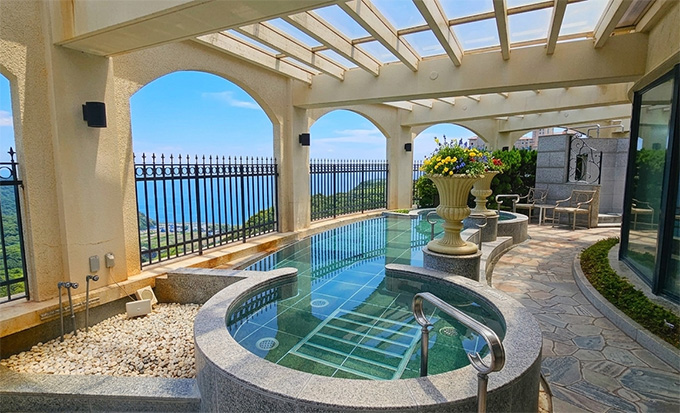 �׶��� ������ ������ ��AROMA HOUSE�� �߿� ����./ ���� ����=�����ø��� ������ȸ.